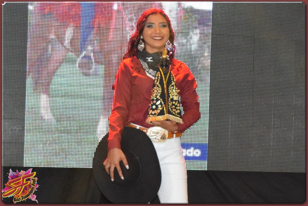 DESFILE DA RAINHA DA EXPOVALE 2019